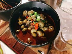 -虾弄弄海派小龙虾·牛羊蝎子火锅