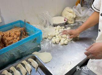 来联投必须安排上的煎有道生煎锅贴,虽然我在家外卖也可