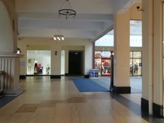 -王府井奥莱临潼小镇(临潼店)