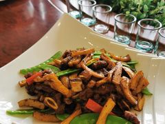 菌皇酱牛仔骨-东馆和天下特色餐饮(工农店)