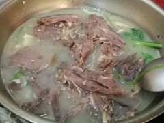 -老石黑山羊毛驴肉火锅(金凯广场店)