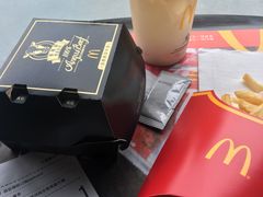 -麦当劳(国际社区店)