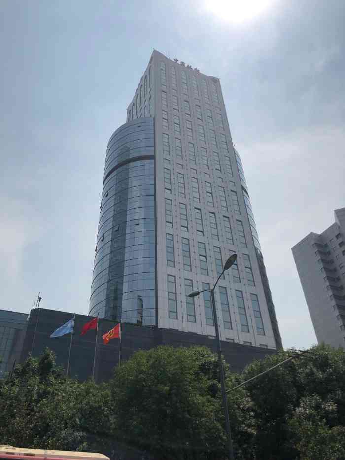 中银大厦-"这里有各种各样的美食店,来了才知道,点评.