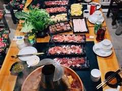 -果松木炭酸菜铜火锅·外婆参鸡汤