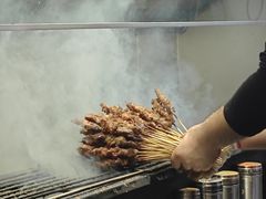 -巴汗羊肉串烧烤店