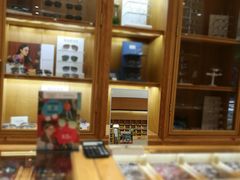 -宝丽眼镜(湖墅店)