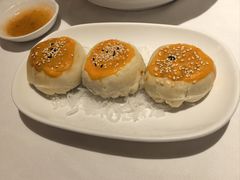 蜜汁叉烧酥-香港龙凤楼(陆家嘴中心店)