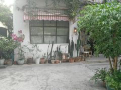 -彳亍咖啡·这里(水湾路店)