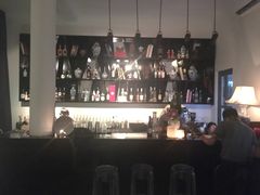-Noir. Dining in the Dark