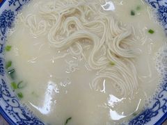 -雪琴面馆富安特色鱼汤面(城中花园店)