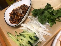-关东小磨东北菜(上海长风大悦城店)
