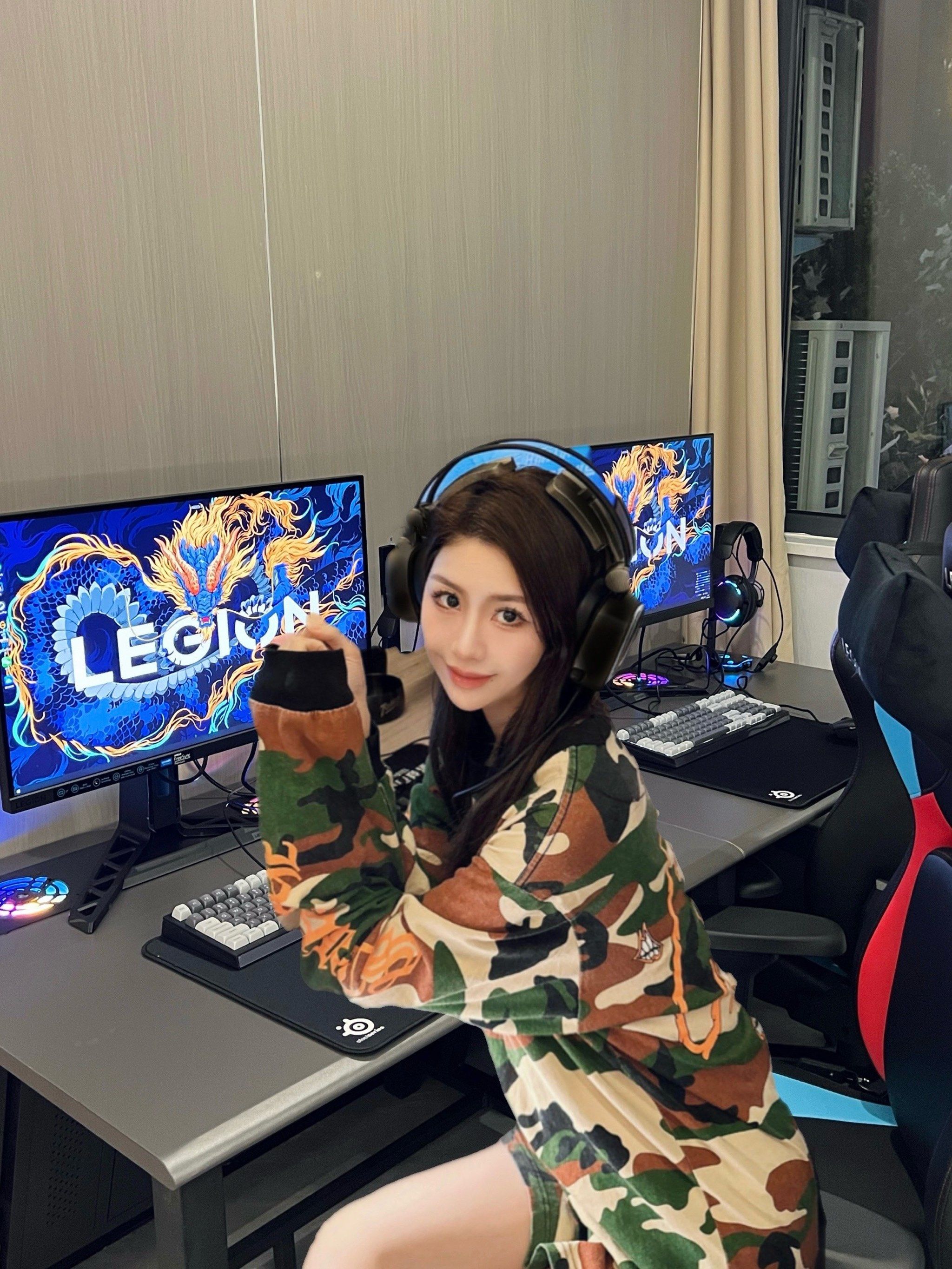 今天是你们的电竞女孩👧

🤩