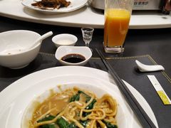 -榕树下海鲜馆(坪山路店)