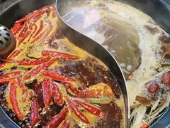 菌汤麻辣鸳鸯锅-宽板凳老灶火锅(簋街店)