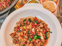 -阿瓦山寨·湘菜现炒·剁椒鱼头王(咸阳总店)