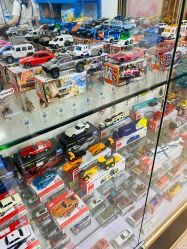 -逝水玩具折扣店