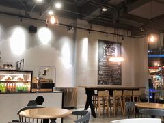 大堂-HELLO 27 意面·沙拉·帕尼尼