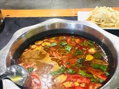 酸汤火锅-佳荣老五生态牛肉馆