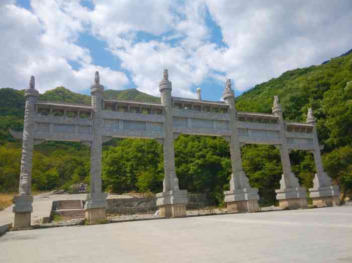 金祖山风景区-"秋天去金祖山看红叶时拍的,当时还挺嫌弃红.