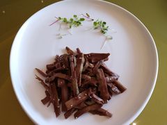 清炒豆苗配油焖笋-上海小南国(世博源店)
