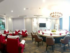 -黄金海景西餐厅·三文鱼·牛扒云顶旋转自助餐