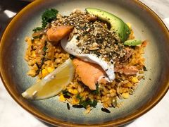 牛油果三文鱼波蛋谷物碗-gaga(深圳福田星河COCO Park店)
