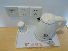 -7天连锁酒店(上海徐家汇龙华路地铁站店)