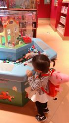 -Hamleys哈姆雷斯(三胞店)