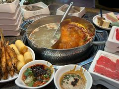 -来龍儿鲜切牛肉自助老火锅