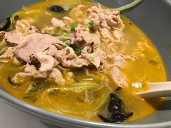 秘制酸汤肥牛-鹿港小镇(悠唐店)