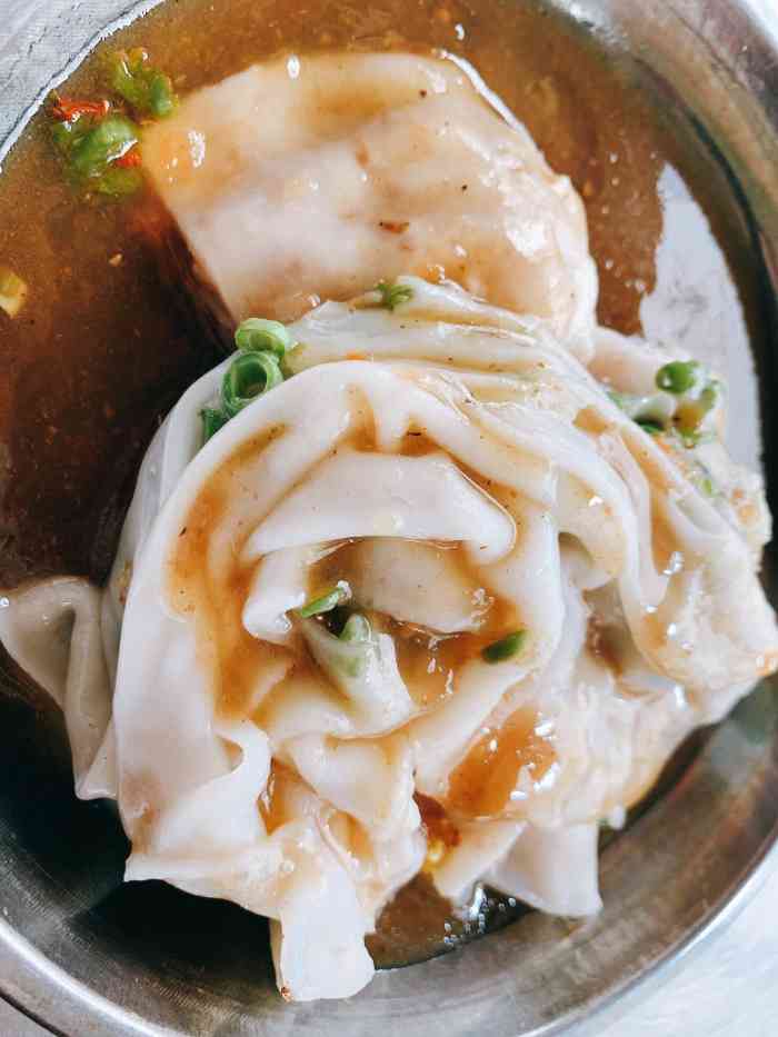 阿英宾阳卷简粉-"很老的一家卷筒粉店了,用的还是柴火,浓浓.