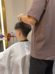 -P.R.O.salon 发哲