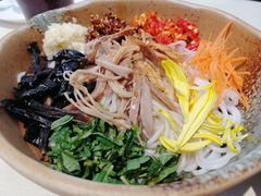 玉溪凉米线-雲說·花(西宸天街店)
