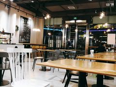 大堂-HELLO 27 意面·沙拉·帕尼尼