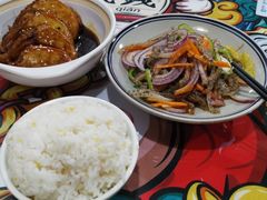 老巴子招牌鸡脖饭-蘑菇圈·云南野生菌菇炒饭·巷口食堂(悦荟店)