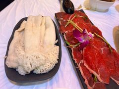 -鲜入围煮花胶鸡海鲜火锅