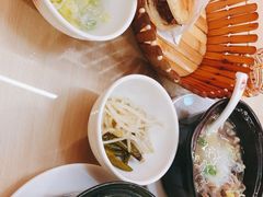 -闫家驴肉老店(华电一校店)
