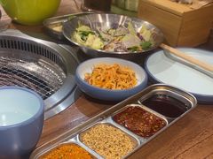 -明洞阿姨·韩式酱蟹烤肉·创意料理(三元桥店)