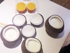 -志龙皇冠吃货椰子铺
