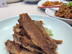 五香梅子鱼-品悦酒店(三林古镇店)