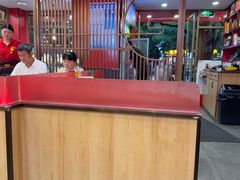 -鲁员外地锅鸡地锅鱼(古墩路店)