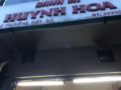 -Bánh Mì Huynh Hoa