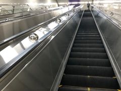 -红土地(地铁站)