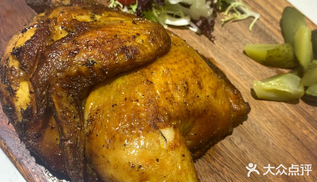 宝子们，今天来享受了一场超有氛围感的西餐