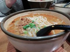正宗酸辣粉-谭师爷龙抄手(白下路店)