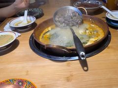 -洱火云南酸菜牛肉火锅(石景山当代商城店)