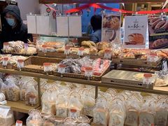 面包甜点陈列柜-西村叔叔的店·面包·甜品·蛋糕(崂山丽达店)