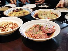 -蓝田九大碗民俗食府(蓝田店)