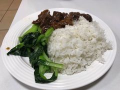 萝卜牛腩饭-芬芳甜品(东风西路店)
