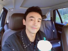 -星巴克(西安曲江银泰店)